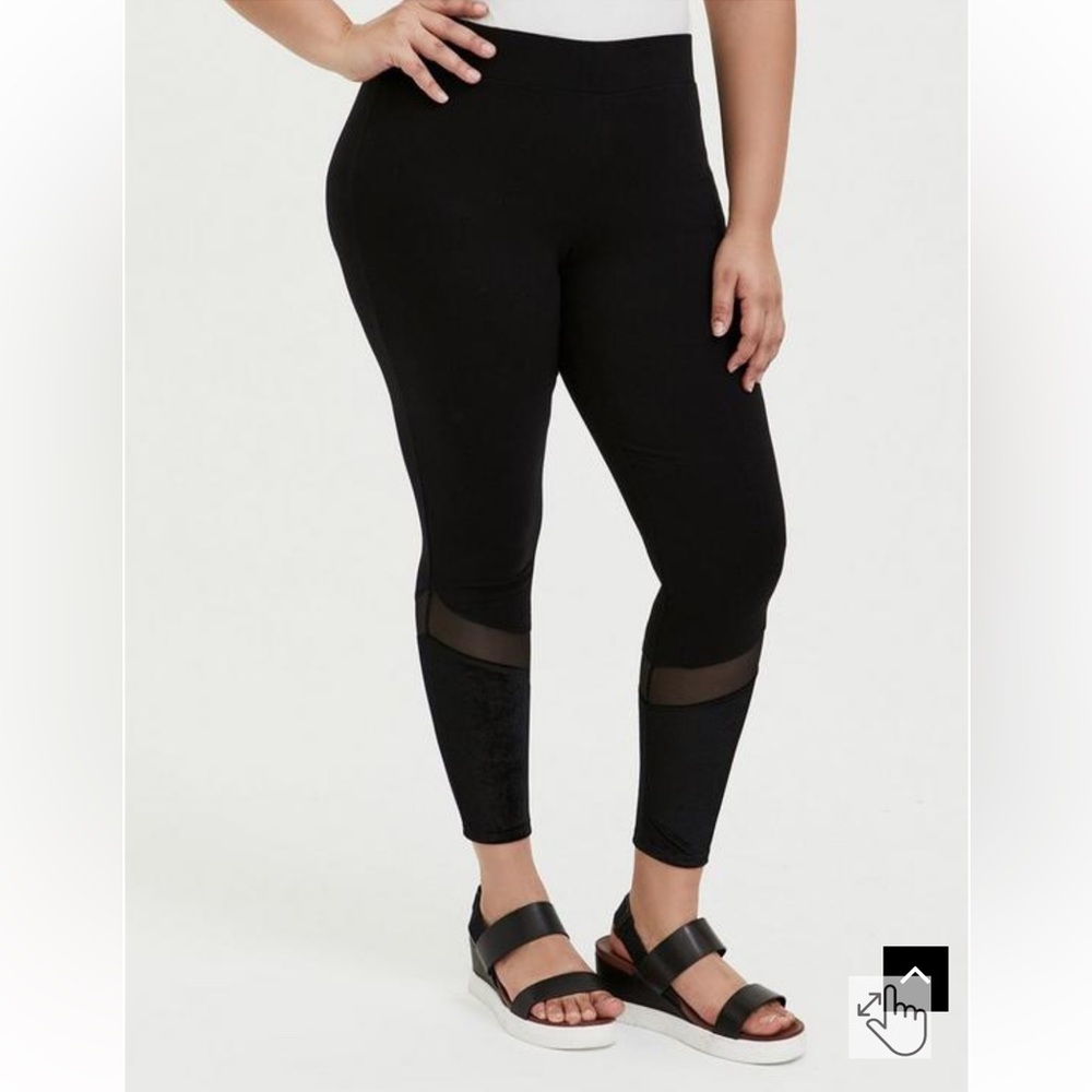 Torrid Crop Premium Legging Mesh & Rib Velvet Inset Black size 3